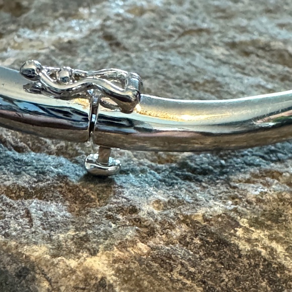 925 Sterling Silver Bangle Bracelet - Heart Clasp with Diamond Chips -Size M - Picture 10 of 11